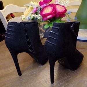 Mix No. 6 Women's Size 7.5 Suede Black Ankle Boots